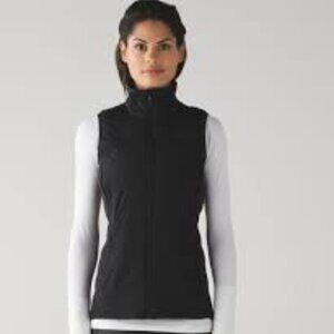 lululemon athletica Down for a Run vest, BLACK, size 10